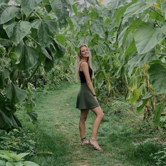 Meet your Posher, Alyana - Picture 2 of 6